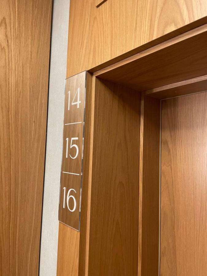 Aparthotel Art Boutique à Cracovie Extérieur photo Room numbers at the National Museum of the Marine Corps