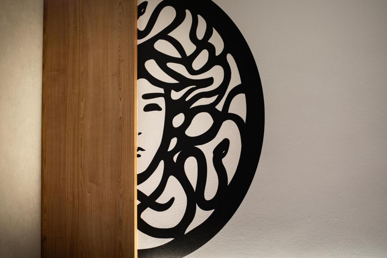 Aparthotel Art Boutique à Cracovie Extérieur photo The logo of the museum